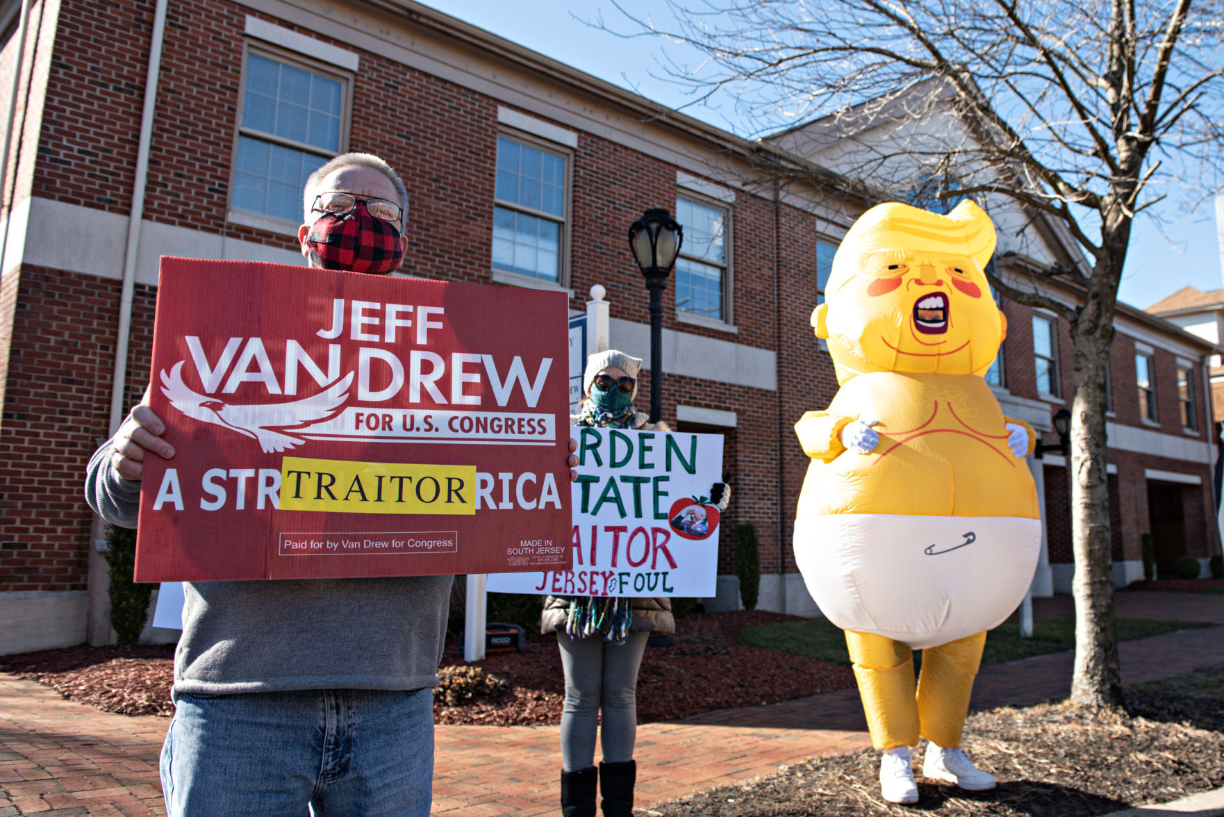 011021_nws_vandrewprotest